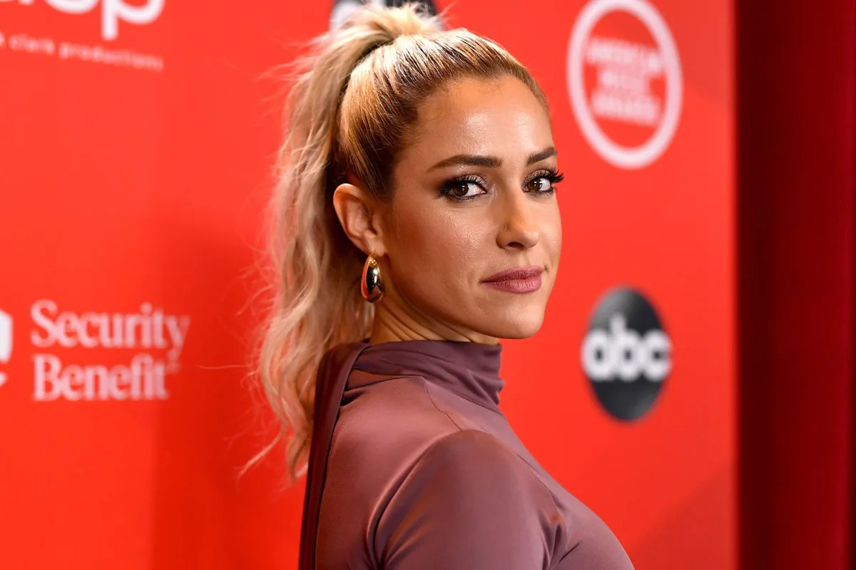 Featured image for Kristin Cavallari's Heartbreaking Decision: Cutting Off Her Dad for Her Kids' Sake