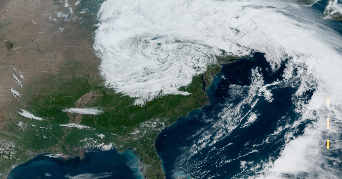 Rare May Snowstorm Hits Great Lakes Region.