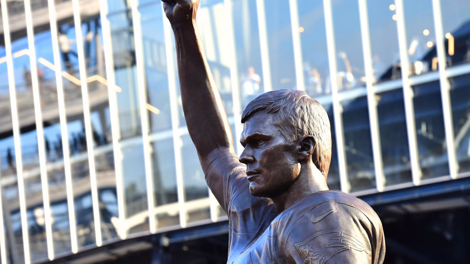 Featured image for Patriots Unveil Tom Brady Statue Ahead of Preseason Game