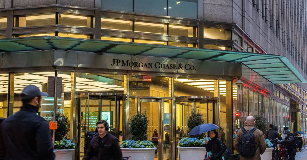 Featured image for Bank Lobbyists Take Their Fight Public Amid Frustration with New Rules