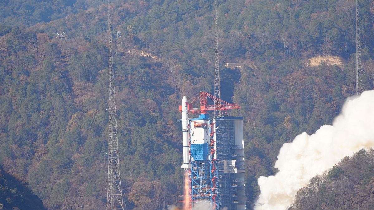 Featured image for "China's Lobster-Eye Einstein Probe: Unraveling Cosmic Mysteries"