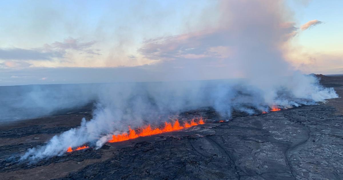 Featured image for Kilauea Volcano Erupts in Hawaii After Nearly 50 Years