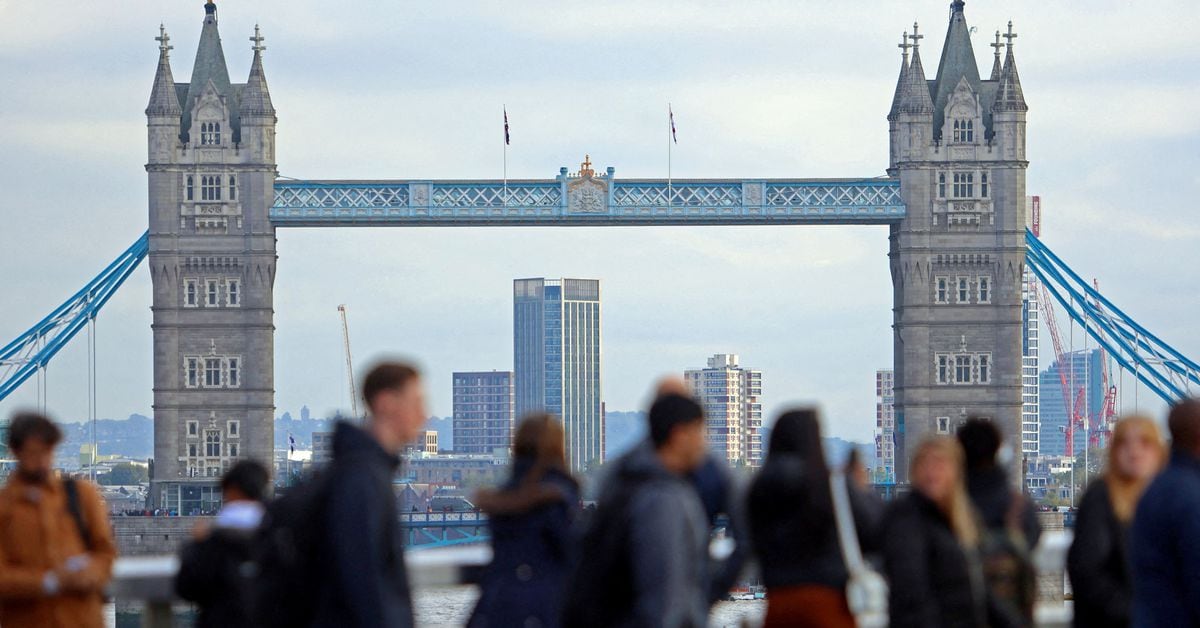 UK Economy Contracts in Q3, Raising Recession Concerns