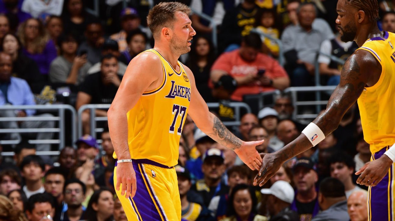 Featured image for Warriors and Lakers Clash in Opening Night Thriller