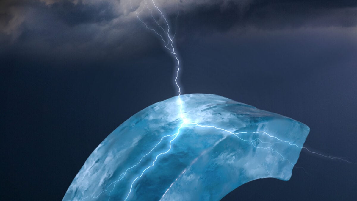 Featured image for Bending Ice Produces Electricity, Offering Insights into Lightning