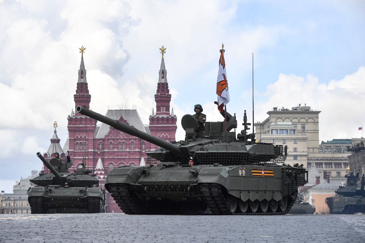 "US Bradley Armored Vehicles Decimate Russian Tanks in Ukraine"