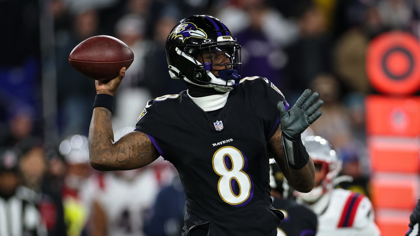 Featured image for Lamar Jackson Expected to Practice Wednesday Ahead of Ravens-Steelers Clash
