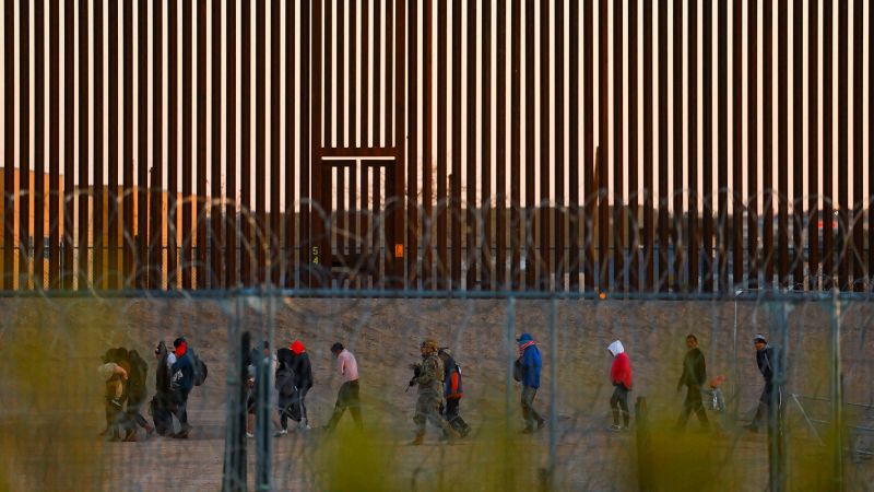 Judge Blocks Trump’s Asylum Restrictions at US-Mexico Border