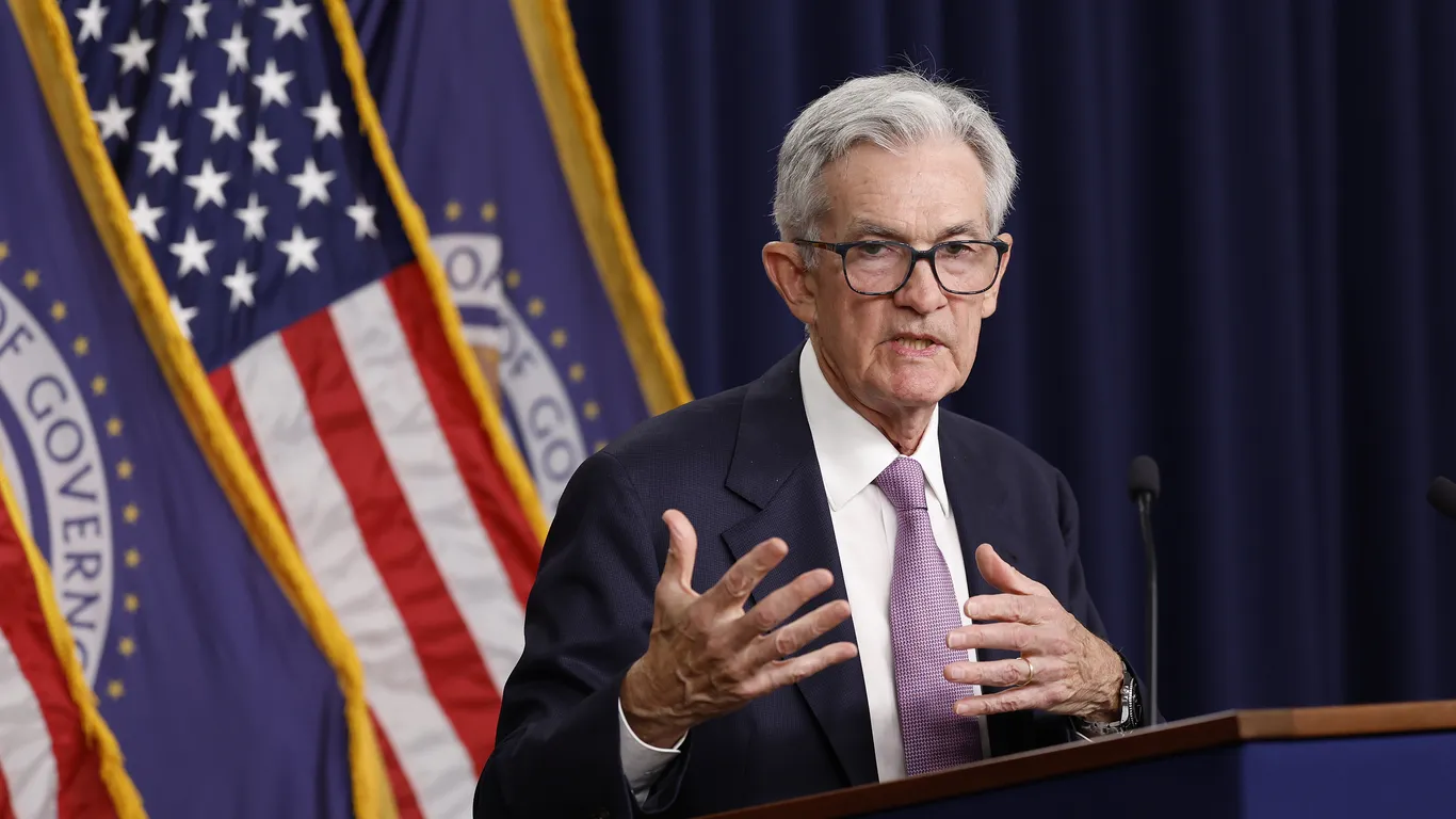 Fed Chair Powell Defends Independence Amid Trump Pressure on Rates