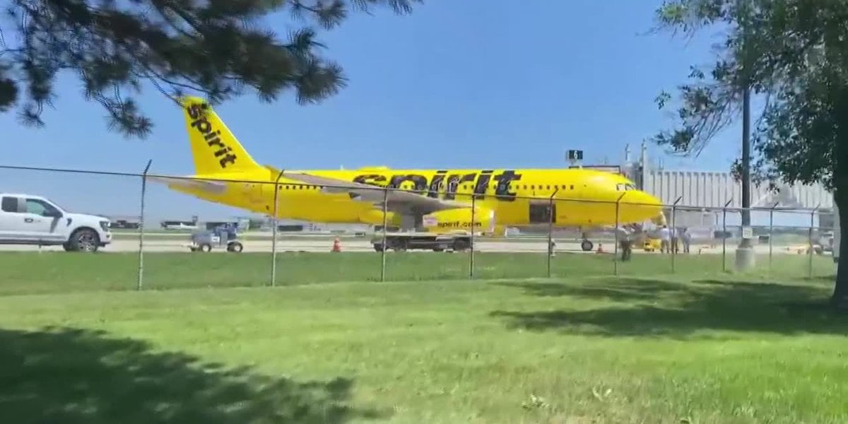 Emergency landing: Spirit Airlines flight diverted to Lincoln.