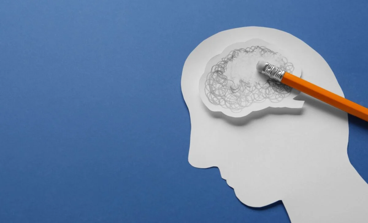 Alzheimer’s breakthrough: a single brain receptor triggers synapse erasure