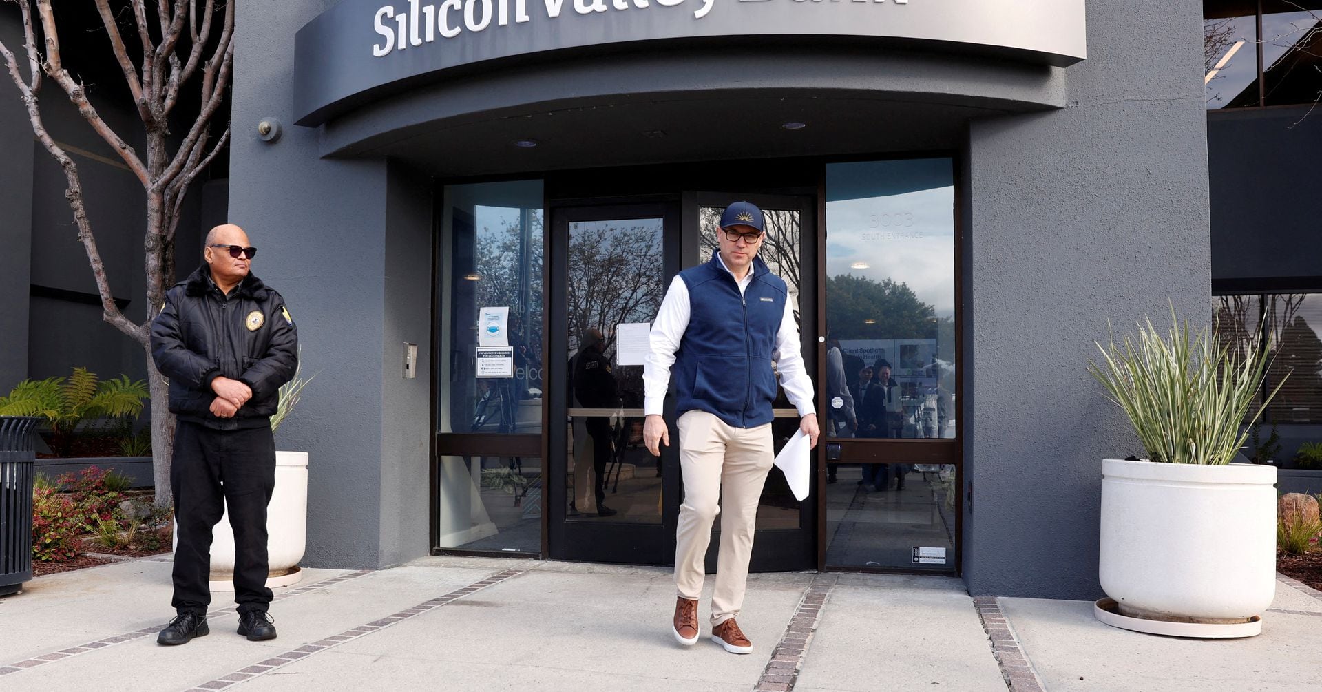 Featured image for "IRS Files Lawsuit Against FDIC Over Silicon Valley Bank's $1.4 Billion Tax Debt"