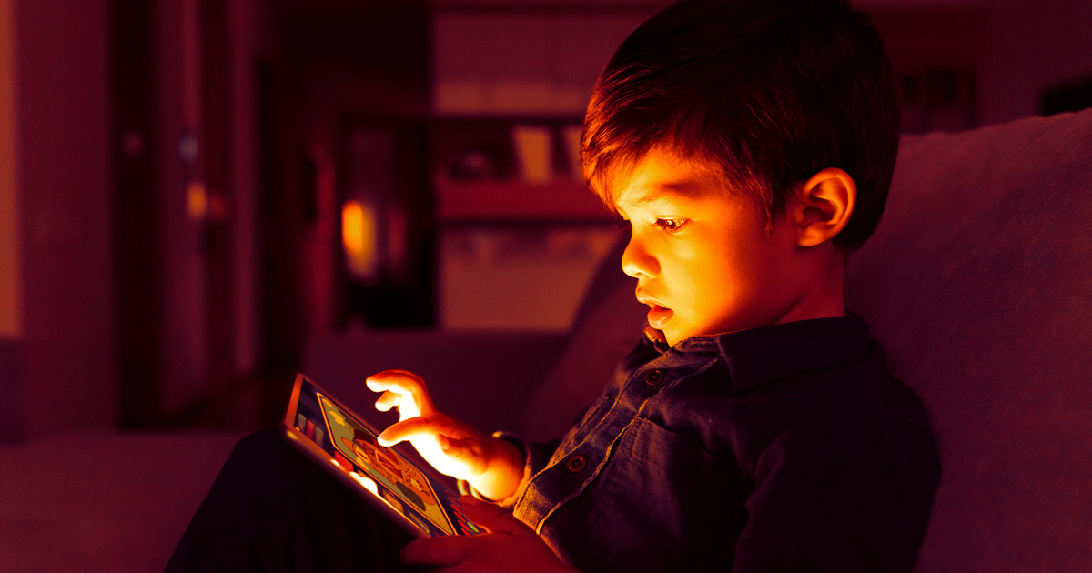 Featured image for Screen Time for Young Kids Tied to Long-Term Emotional Issues, Study Finds