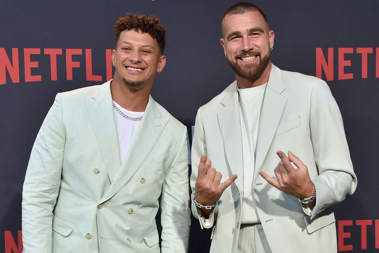 Travis Kelce's Eventful Encounters with Taylor Swift and Patrick Mahomes in Las Vegas