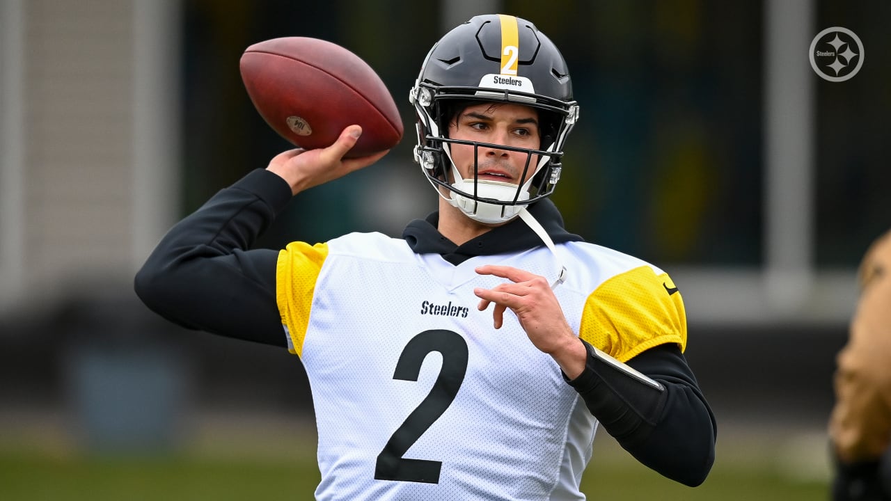 "Bills Discuss Mason, Playoffs, and Injury Updates Ahead of Steelers Showdown"