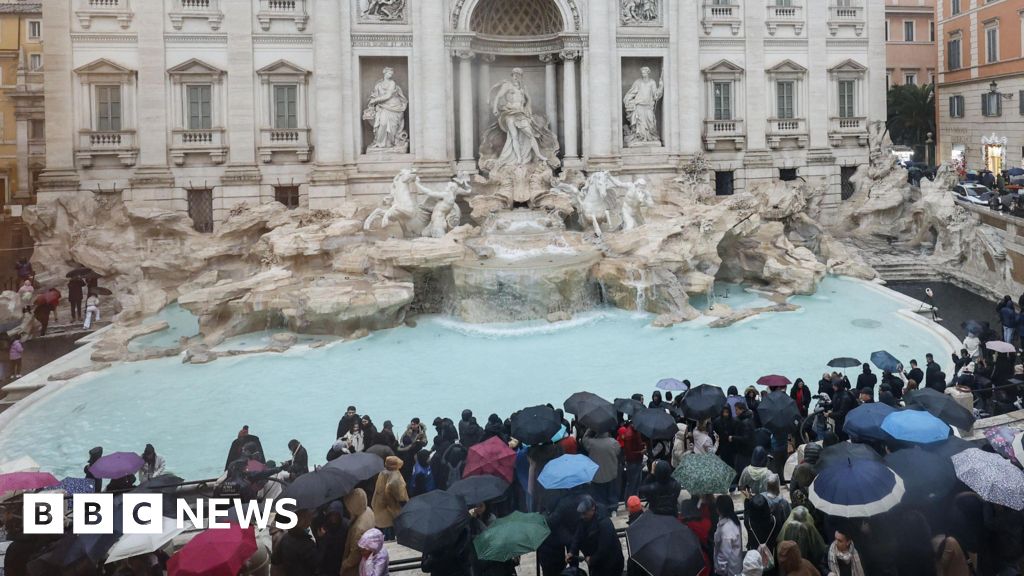 Featured image for Rome Introduces Entry Fee for Trevi Fountain and Juliet's Balcony