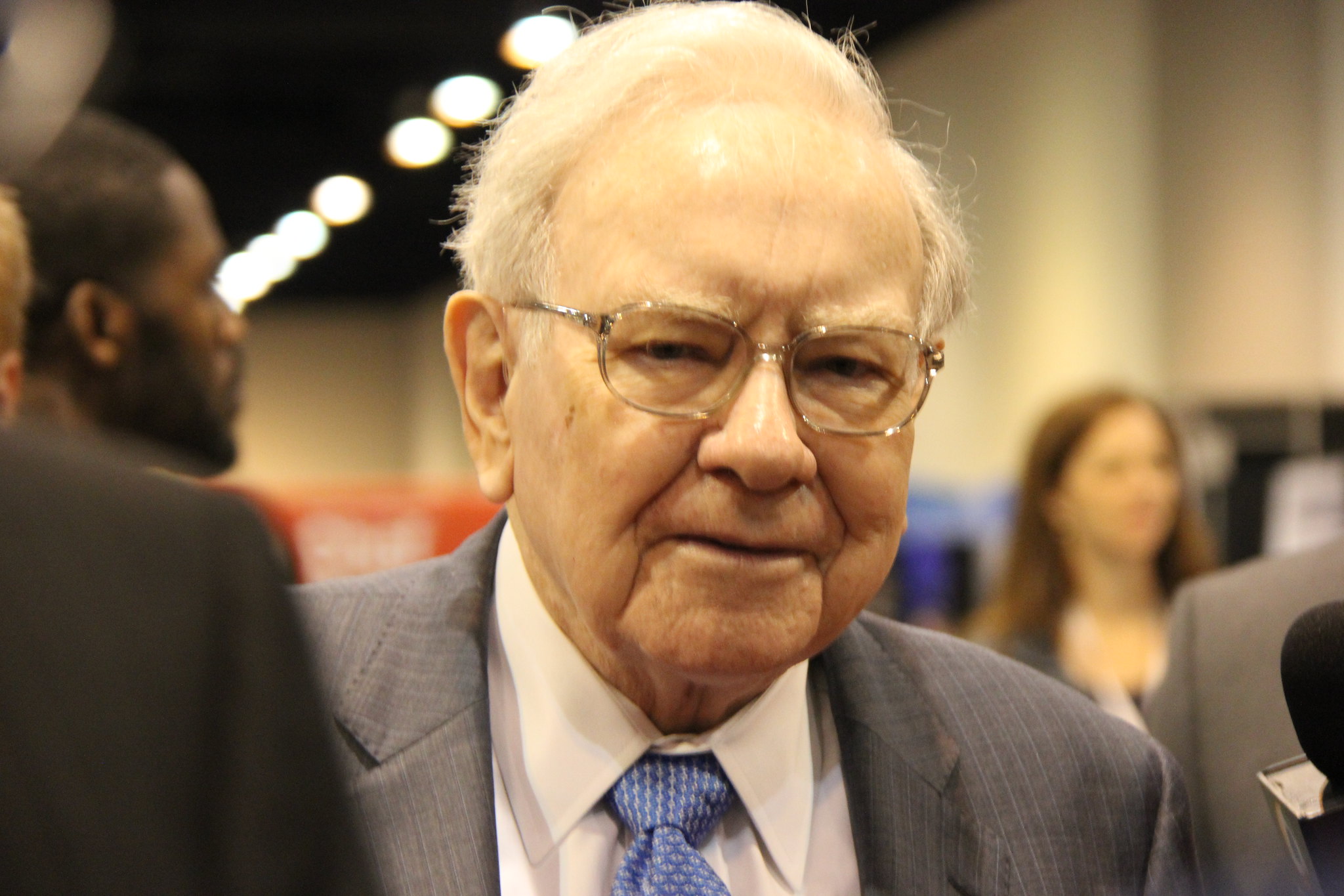 Warren Buffett's $212 Billion Portfolio: 3 Super-Reliable Dividend Stocks