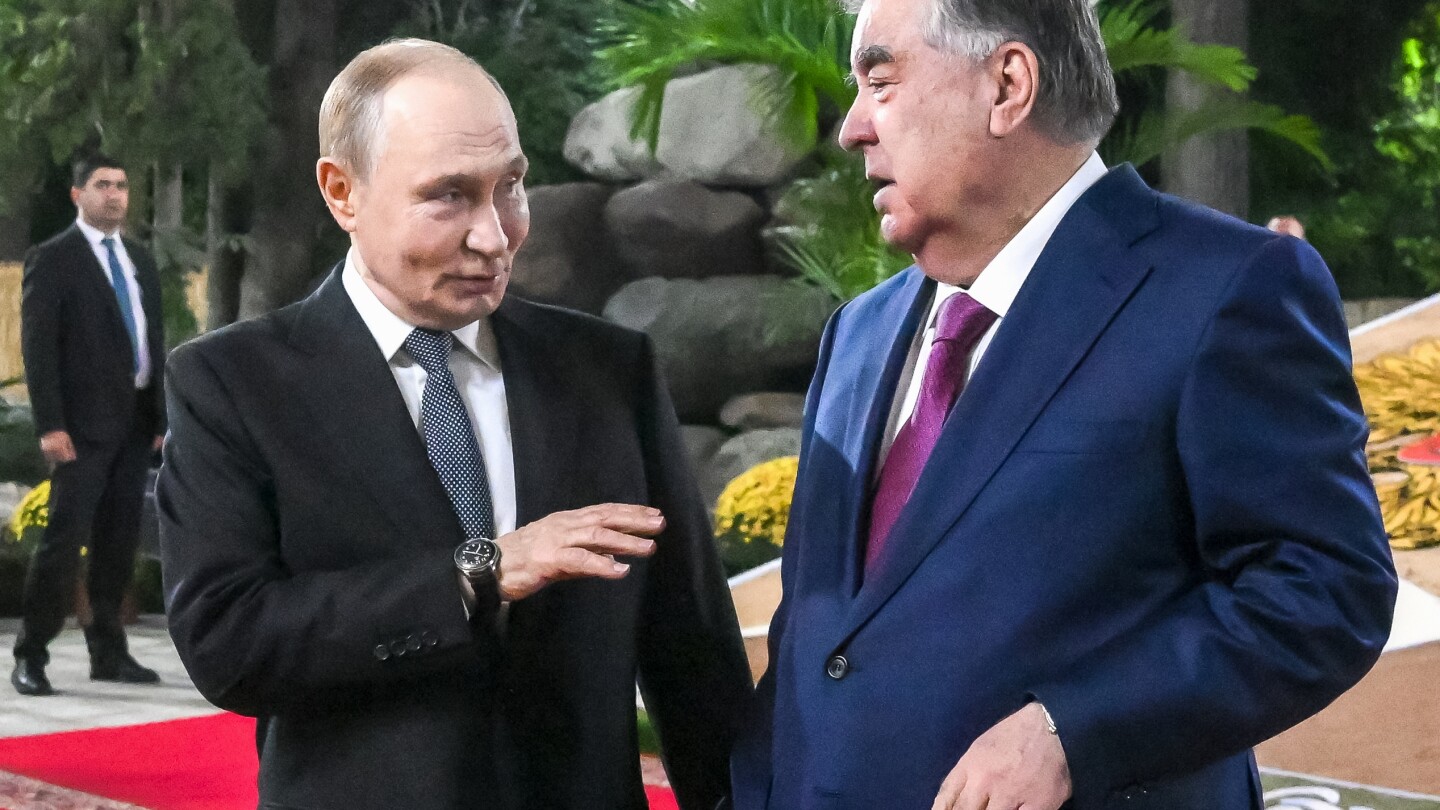 Featured image for Putin Meets with Ex-Soviet Leaders in Tajikistan
