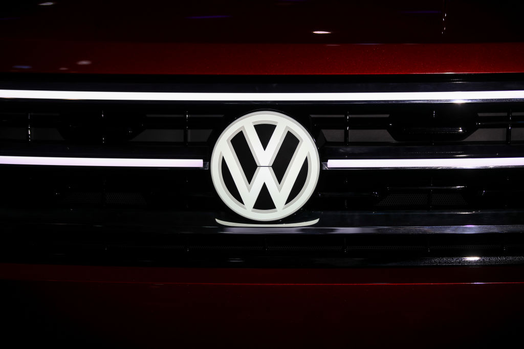 Volkswagen recalls 140K SUVs, warns against using front passenger seat.