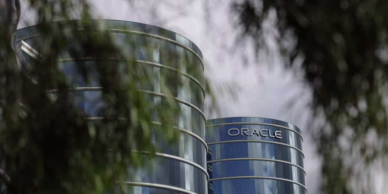 Featured image for Oracle's Stock Rises Amid Cloud and AI Growth Outlook