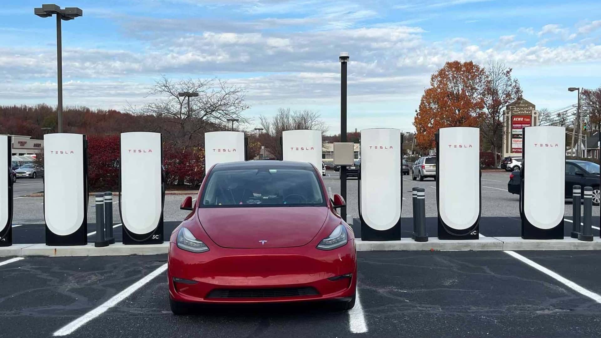 Featured image for Tesla Superchargers Removed from New Jersey Turnpike Amid New Charging Deal
