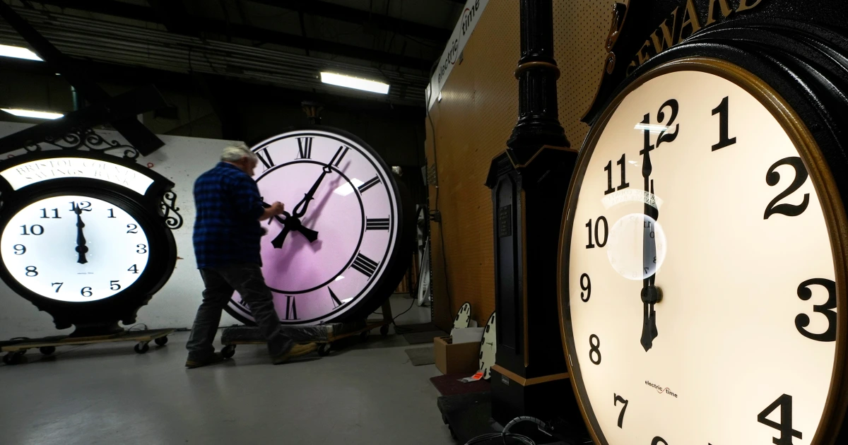 Featured image for Prepare for Daylight Saving Time's End: Tips and Timing