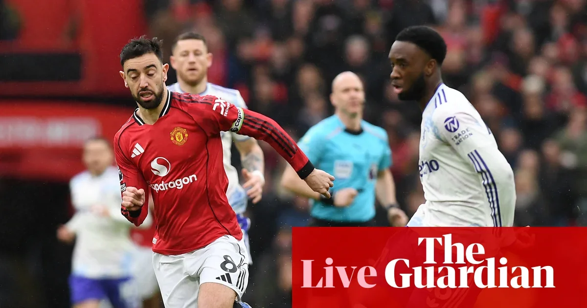 Tense six-pointer: United and Villa trade chances in opening clash