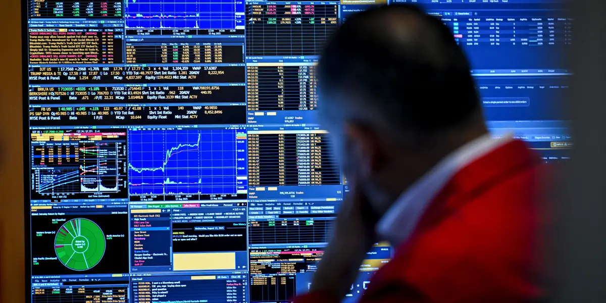Bank of America Warns of Bubble Risks Amid Record S&P Valuations