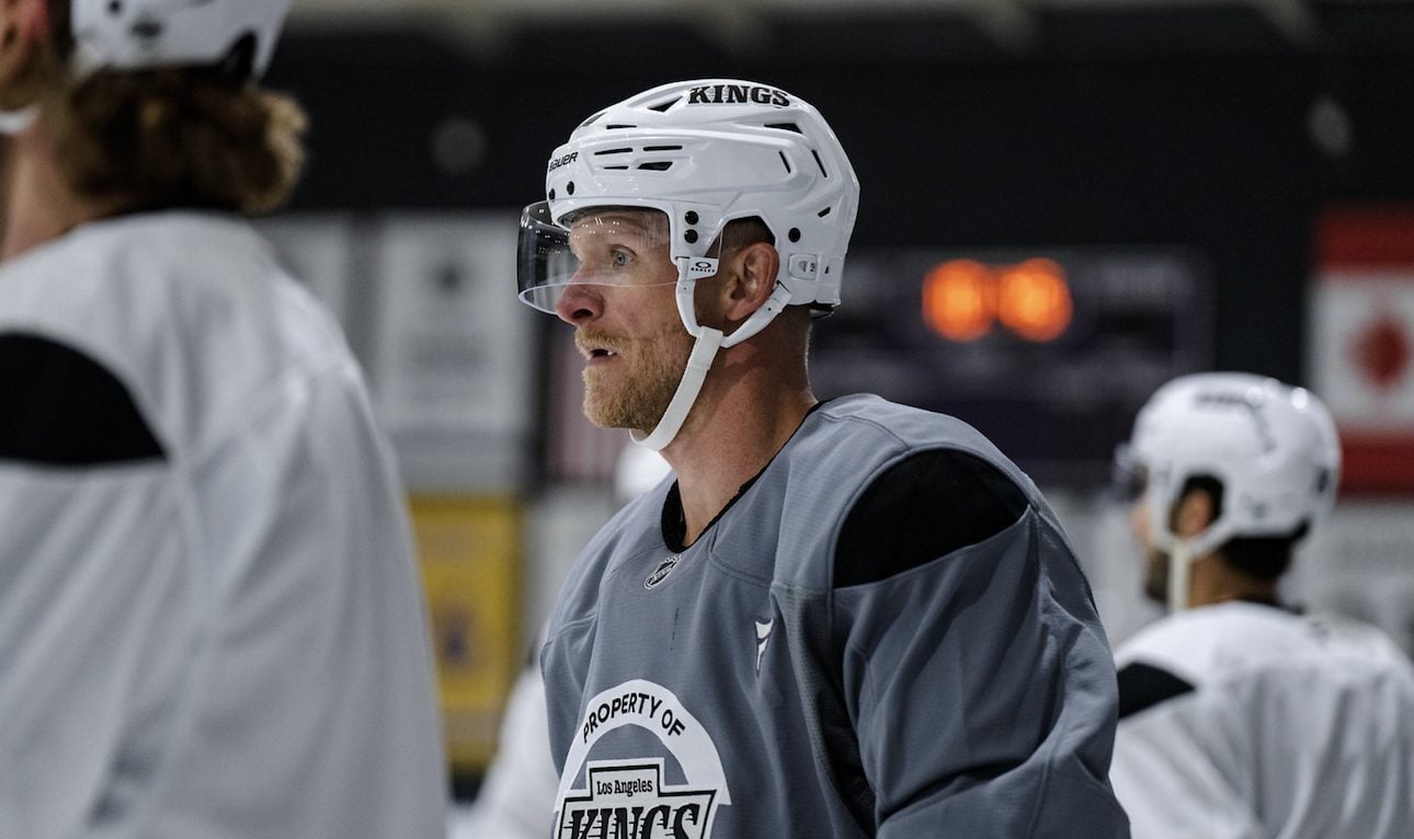 Featured image for Kings' Corey Perry to miss start of season after knee surgery