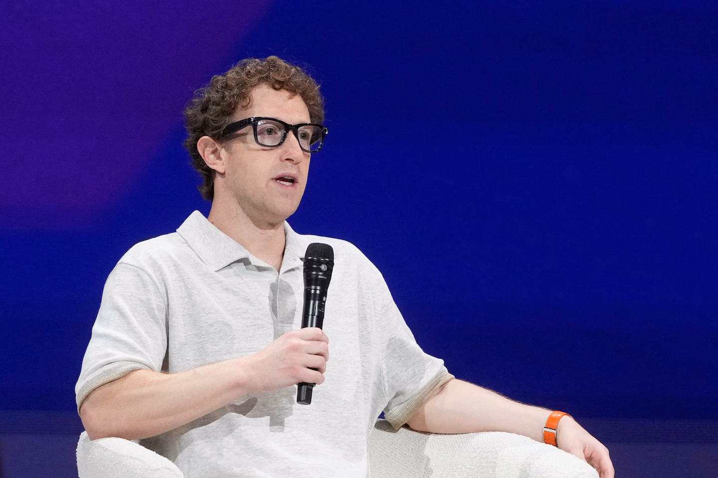 AI Investment Boosts Economy Amid Tech Giants' Earnings and Challenges