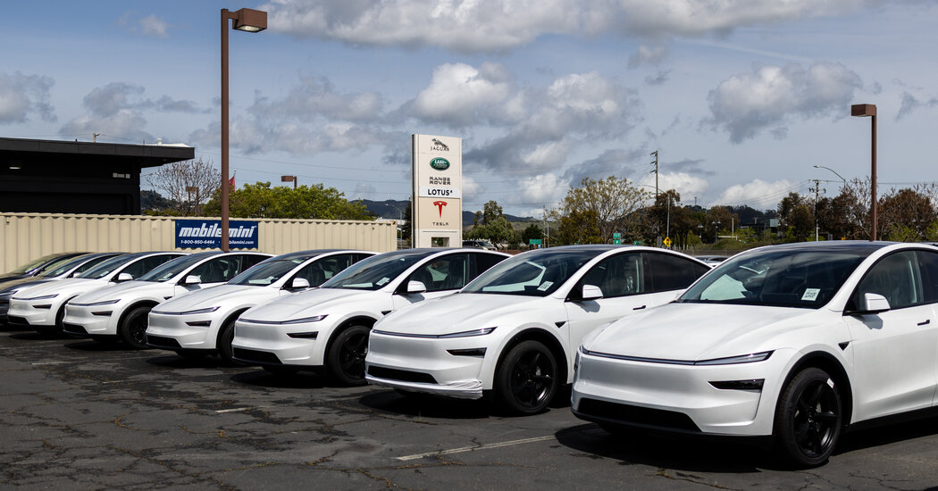 Featured image for U.S. Electric Vehicle Market Faces Challenges and Uncertainty