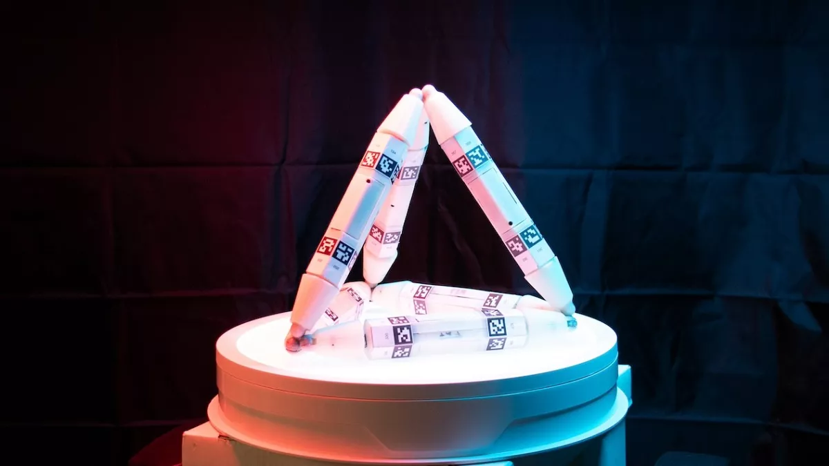 Featured image for Cannibal Robots Self-Repair and Grow by Consuming Others