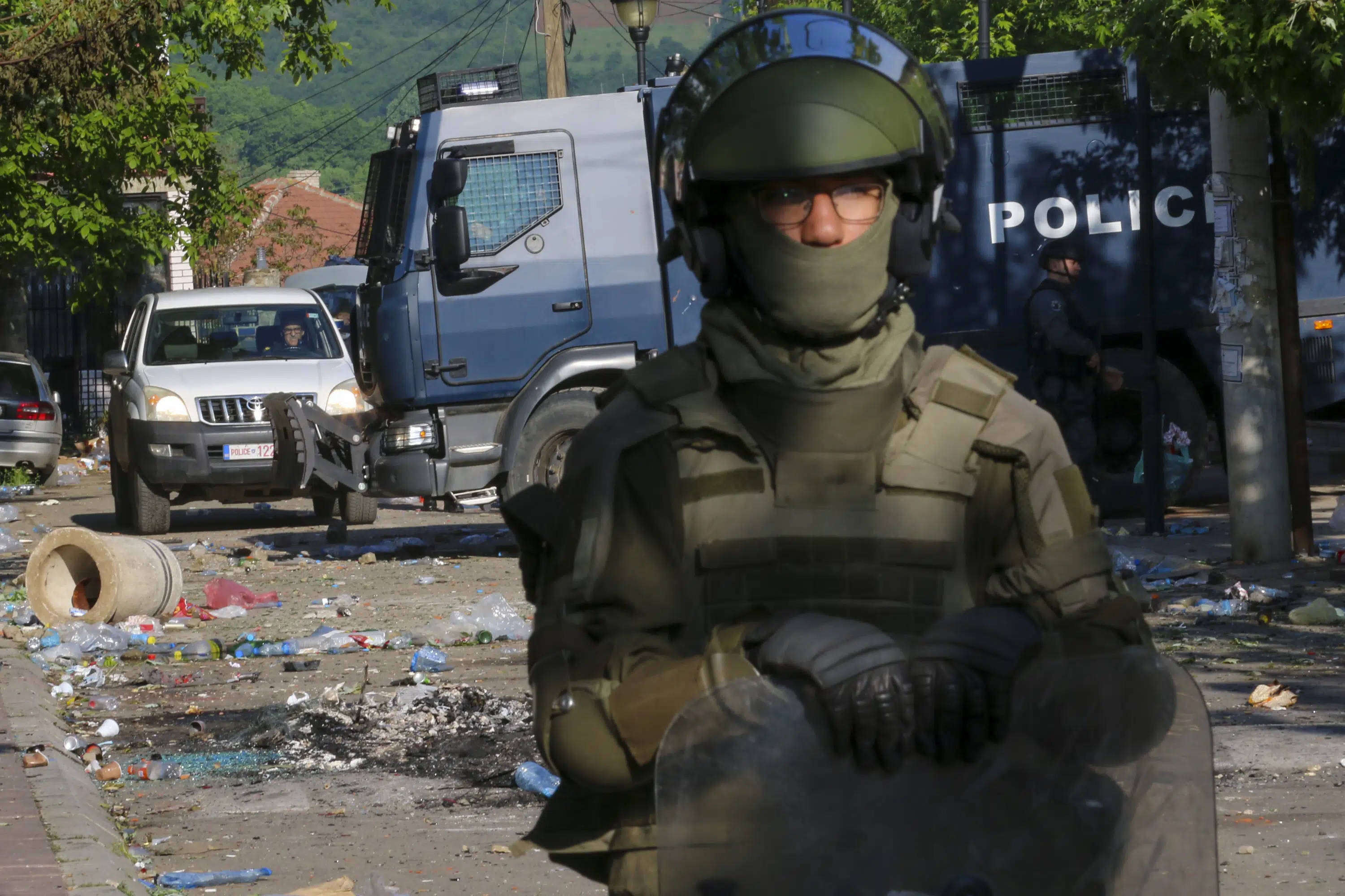 Violent Clashes Erupt Between Ethnic Serbs and NATO Troops in Kosovo