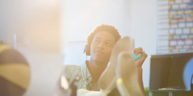 Featured image for Distraction Linked to Higher Intelligence, Study Finds