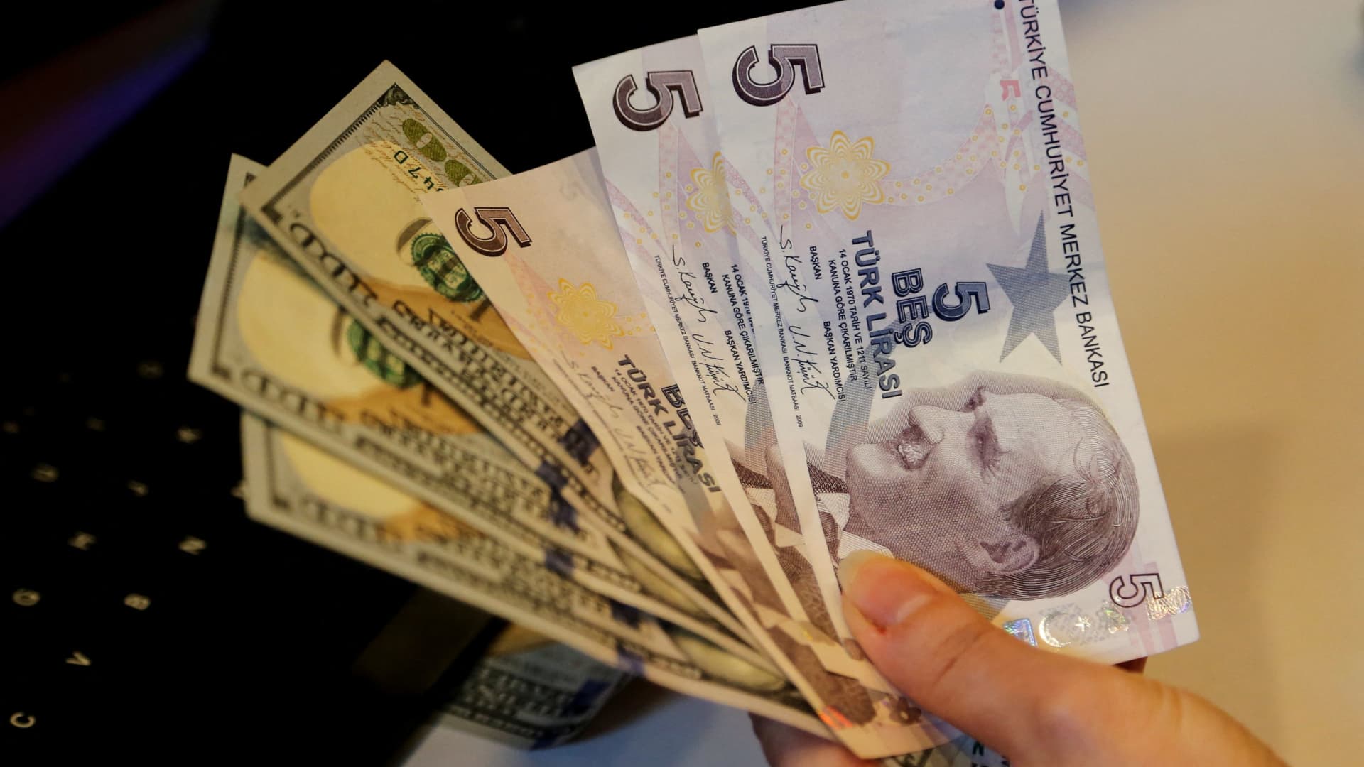 "Turkish Inflation Soars to Record High Despite Rate Hikes"