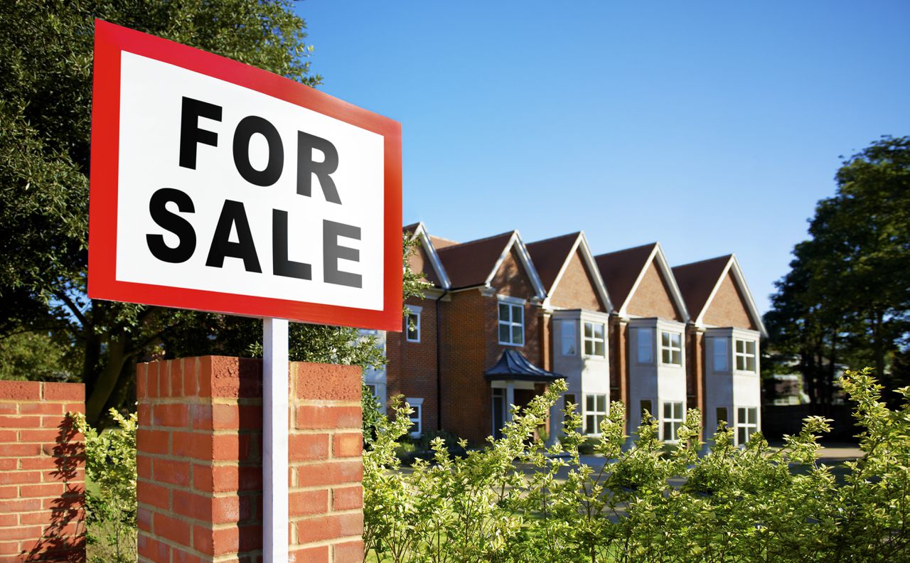 Mortgage Rates Plummet to New Lows, Boosting Refinance Demand