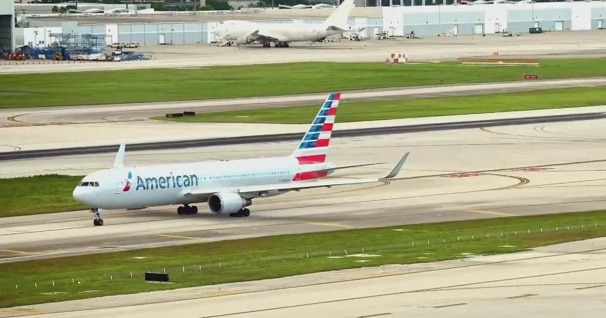 American Airlines Flight Attendants Demand Leadership Change After No-Confidence Vote