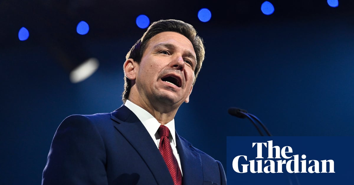 DeSantis' Presidential Bid Gains Momentum Amidst Trump Comparisons and Media Backlash.