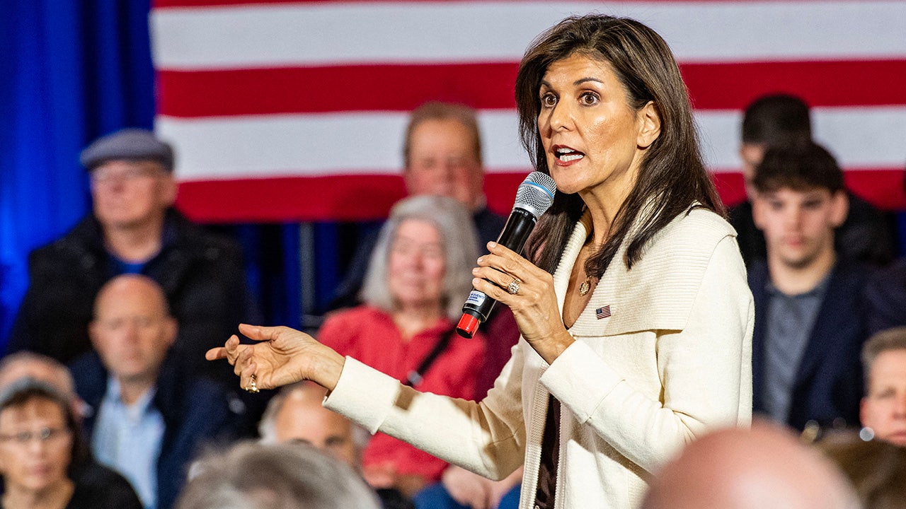Featured image for Nikki Haley's Iowa Stakes Rise Amid Scrutiny and Campaign Trail Buzz