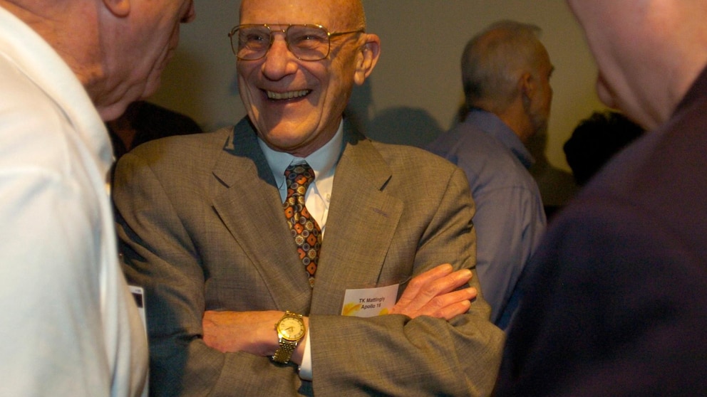 Apollo 13 Hero Ken Mattingly Dies at 87