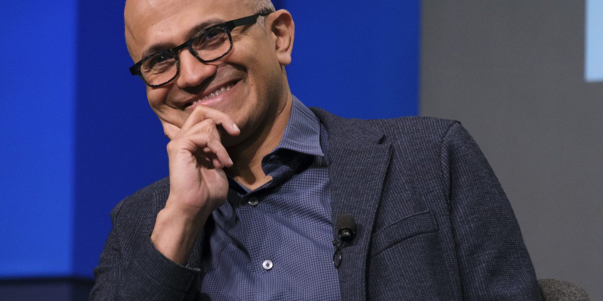 Microsoft's AI-driven success outshines Google's lagging performance