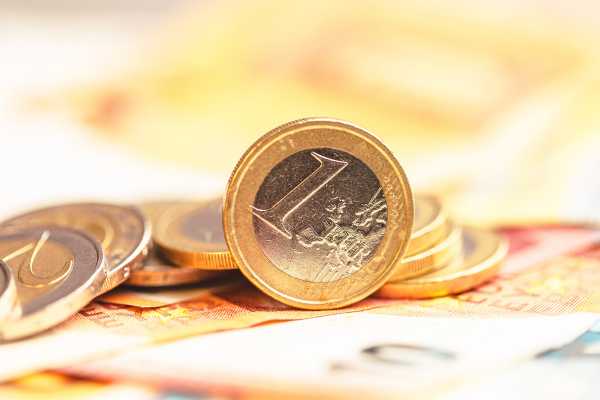 EUR/USD Outlook: Private Sector PMIs, Central Banks, and USD Weakness Drive Bullish Momentum