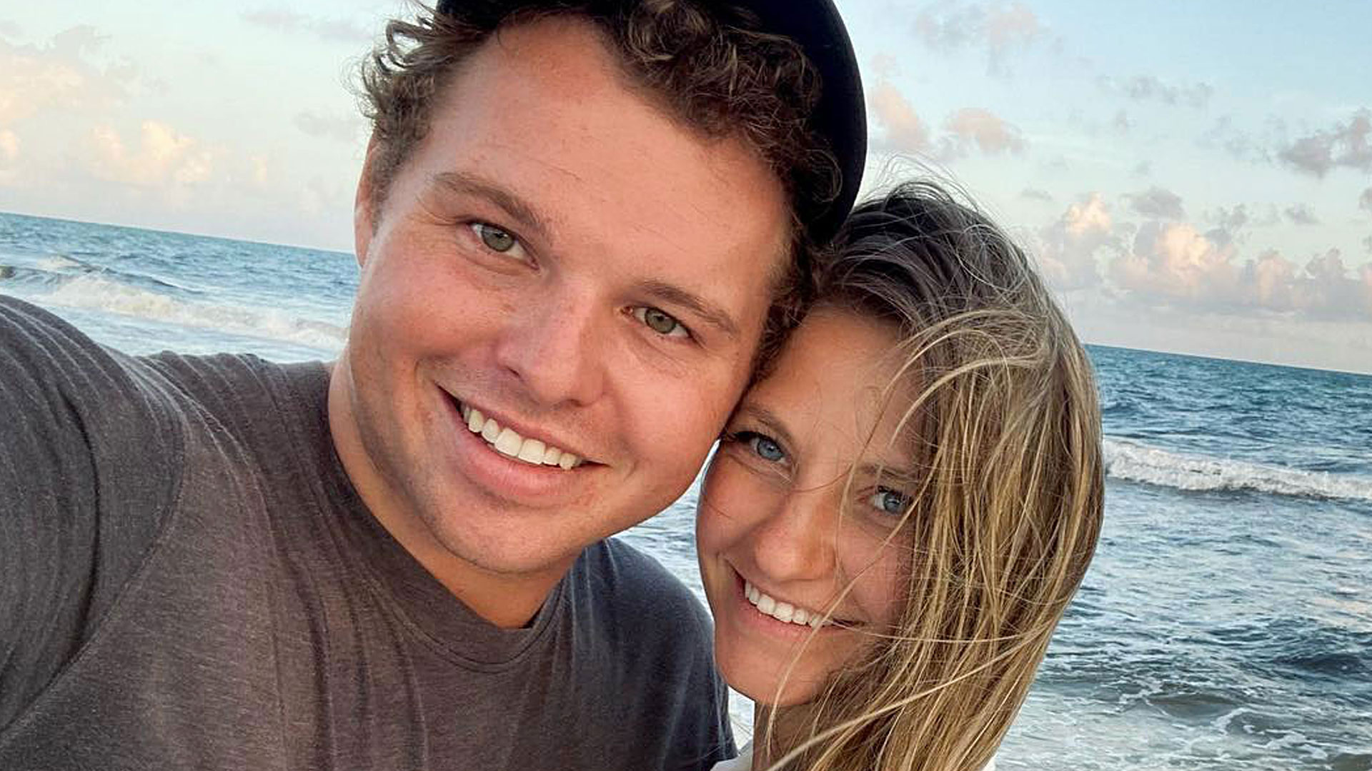 Featured image for Jeremiah Duggar's Wife Hannah Expecting 2nd Baby Less Than a Year After 1st