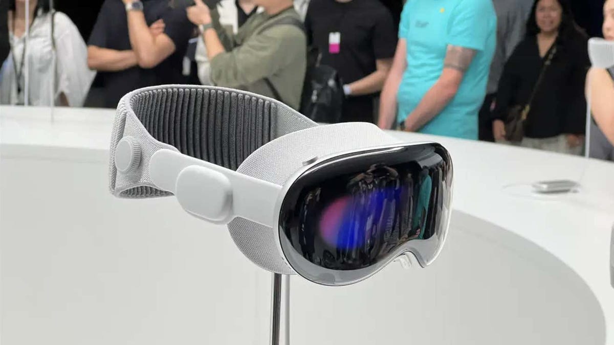 "High Demand for Apple Vision Pro Headset Leads to Sold Out Status, Future Demand Uncertain"