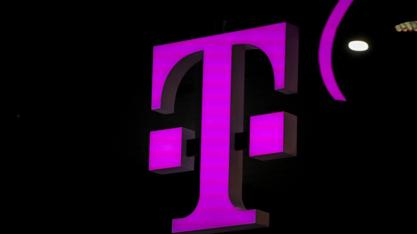 Featured image for T-Mobile Acquires Majority of U.S. Cellular for $4.4 Billion