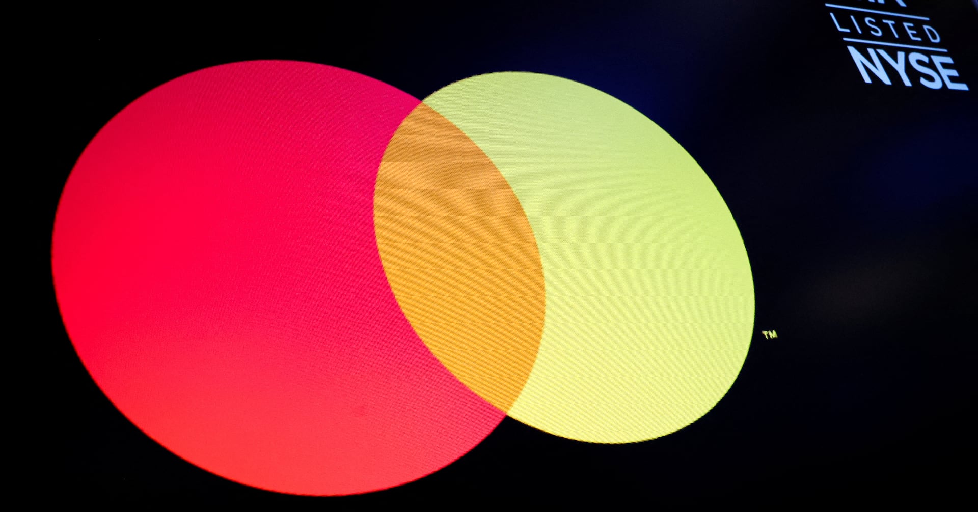 Featured image for Visa and Mastercard Settle $30 Billion Lawsuit, Lowering Merchant Fees