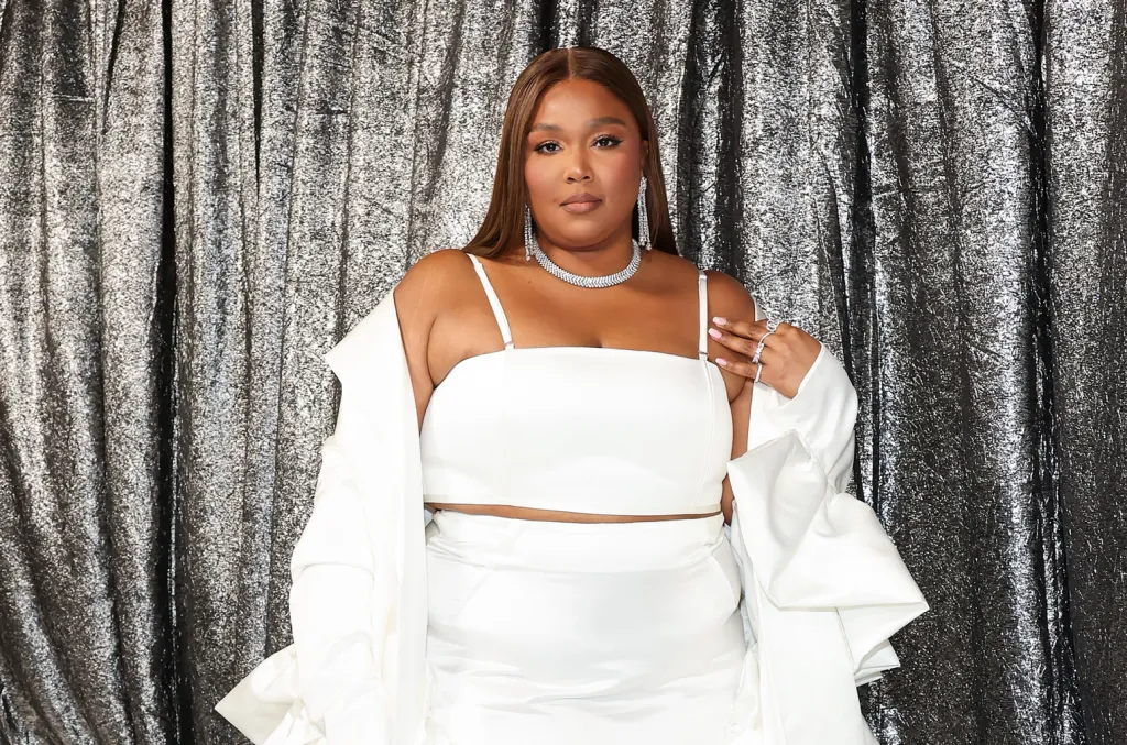 Featured image for Lizzo's Emotional Departure: Quitting Hollywood Amid Controversy