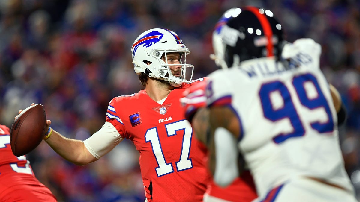 "Sunday Night Showdown: Giants vs. Bills - Live Updates, Predictions, and Touchdown Picks"