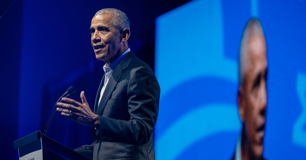 Featured image for Obama Advocates Unity and Pluralism at Chicago Democracy Forum