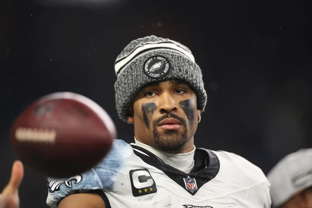 Featured image for Jalen Hurts Takes Responsibility for Eagles' Struggles and Looks to Turn Things Around